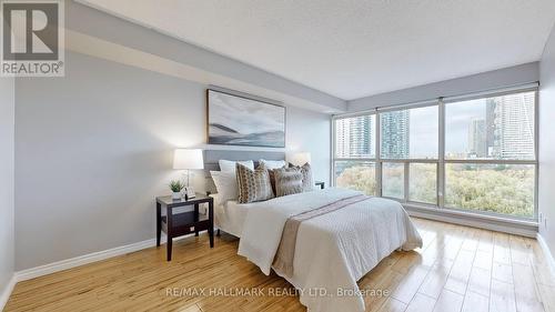 811 - 2261 Lakeshore Boulevard W, Toronto, ON - Indoor Photo Showing Bedroom