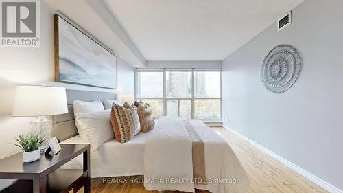 811 - 2261 Lakeshore Boulevard W, Toronto, ON - Indoor Photo Showing Bedroom