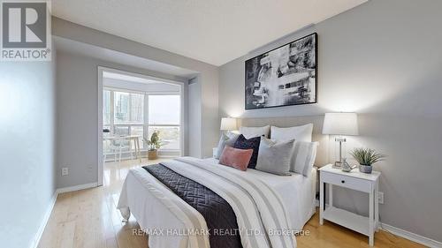 811 - 2261 Lakeshore Boulevard W, Toronto, ON - Indoor Photo Showing Bedroom