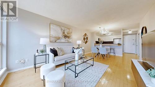 811 - 2261 Lakeshore Boulevard W, Toronto, ON - Indoor Photo Showing Living Room