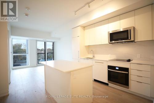 332 - 181 Sheppard Avenue E, Toronto, ON - Indoor Photo Showing Kitchen