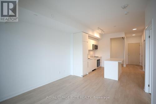 332 - 181 Sheppard Avenue E, Toronto, ON - Indoor Photo Showing Kitchen