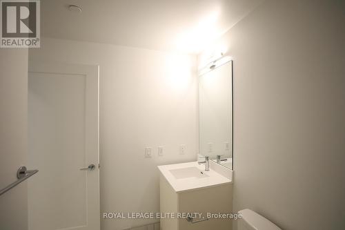 332 - 181 Sheppard Avenue E, Toronto, ON - Indoor Photo Showing Bathroom