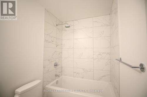 332 - 181 Sheppard Avenue E, Toronto, ON - Indoor Photo Showing Bathroom