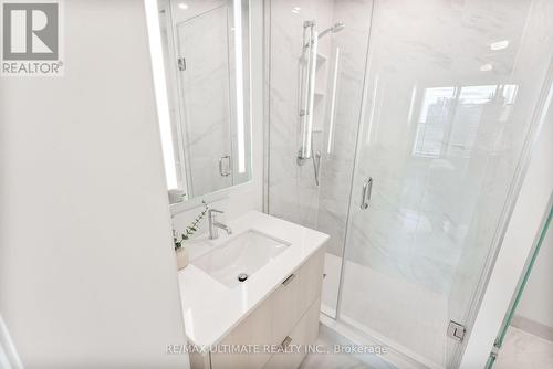 617 - 280 Howland Avenue, Toronto, ON - Indoor Photo Showing Bathroom