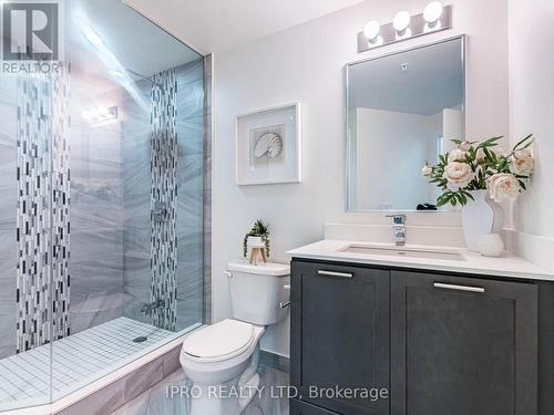 503 - 2480 Prince Michael Drive, Oakville, ON - Indoor Photo Showing Bathroom