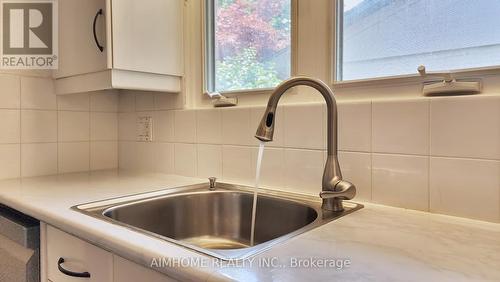 504 Fenwick Place, Burlington, ON - Indoor Photo Showing Kitchen