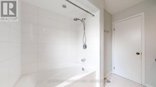 504 Fenwick Place, Burlington, ON - Indoor Photo Showing Bathroom