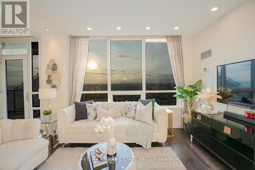 4202 - 2230 Lake Shore Boulevard W, Toronto, ON - Indoor Photo Showing Living Room