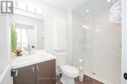 4202 - 2230 Lake Shore Boulevard W, Toronto, ON - Indoor Photo Showing Bathroom