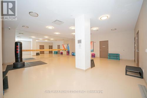 4202 - 2230 Lake Shore Boulevard W, Toronto, ON - Indoor Photo Showing Other Room