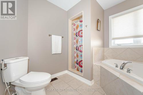 28 Benadir Avenue, Caledon, ON - Indoor Photo Showing Bathroom