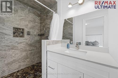 240 Rosethorn Avenue, Toronto, ON - Indoor Photo Showing Bathroom