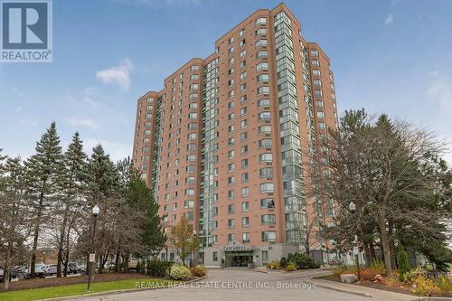 509 - 61 Markbrook Lane, Toronto, ON - Outdoor With Facade