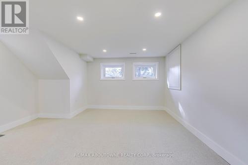 2243 Ingersoll Drive, Burlington, ON - Indoor Photo Showing Other Room