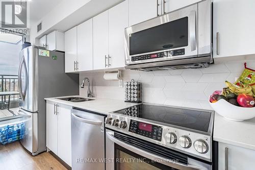 730 - 36 Via Bagnato Avenue, Toronto, ON - Indoor Photo Showing Kitchen With Stainless Steel Kitchen With Double Sink