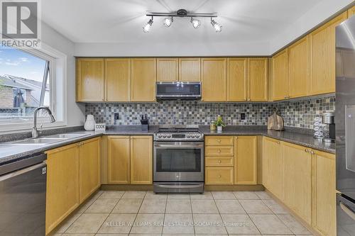 1606 Waldie Avenue, Milton, ON - Indoor Photo Showing Kitchen With Stainless Steel Kitchen With Double Sink