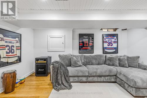 1606 Waldie Avenue, Milton, ON - Indoor Photo Showing Living Room