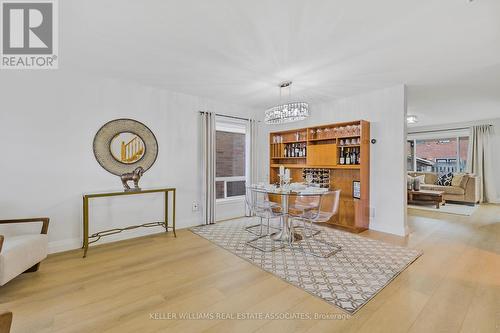 1606 Waldie Avenue, Milton, ON - Indoor Photo Showing Living Room