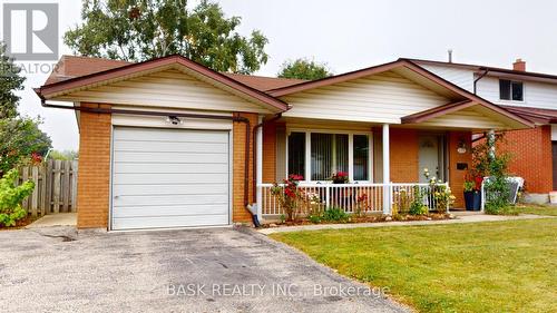 119 Hillbrook Crescent, Kitchener, ON - Outdoor With Facade