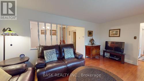 119 Hillbrook Crescent, Kitchener, ON - Indoor Photo Showing Living Room