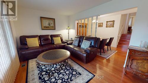 119 Hillbrook Crescent, Kitchener, ON - Indoor Photo Showing Living Room