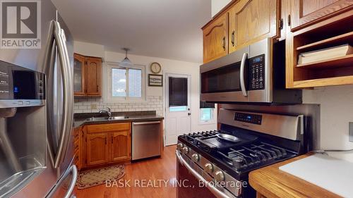 119 Hillbrook Crescent, Kitchener, ON - Indoor Photo Showing Kitchen With Double Sink