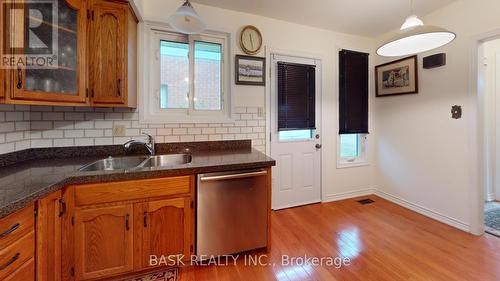 119 Hillbrook Crescent, Kitchener, ON - Indoor Photo Showing Kitchen With Double Sink