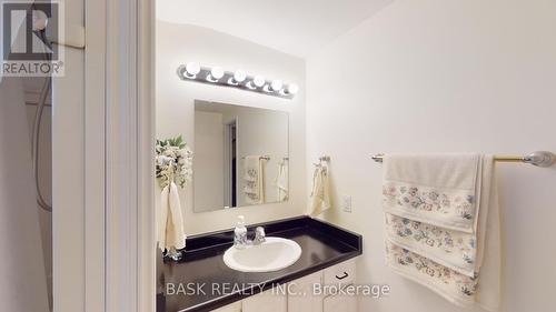 119 Hillbrook Crescent, Kitchener, ON - Indoor Photo Showing Bathroom