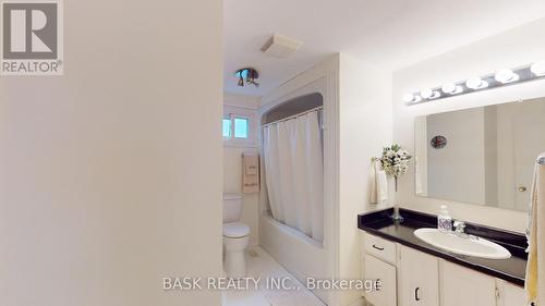 119 Hillbrook Crescent, Kitchener, ON - Indoor Photo Showing Bathroom