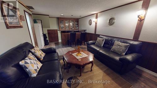 119 Hillbrook Crescent, Kitchener, ON - Indoor Photo Showing Living Room