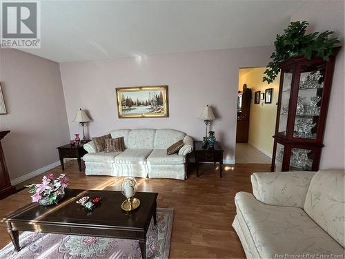 73 Weyburn Road, Moncton, NB - Indoor Photo Showing Living Room