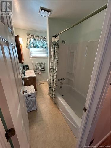 73 Weyburn Road, Moncton, NB - Indoor Photo Showing Bathroom