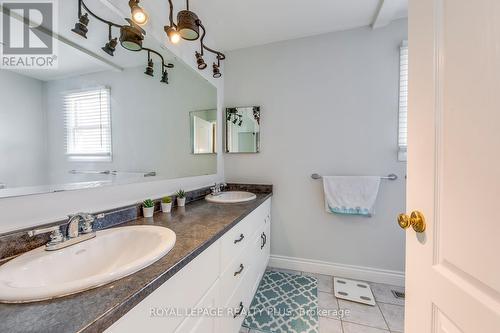 2830 Andorra Circle, Mississauga, ON - Indoor Photo Showing Bathroom