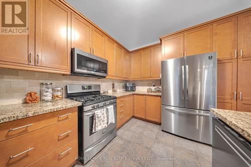 35 Hurst Street, Halton Hills, ON - Indoor Photo Showing Kitchen