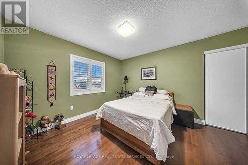 35 Hurst Street, Halton Hills, ON - Indoor Photo Showing Bedroom