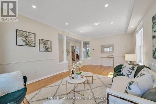 13 Bonavista Drive, Brampton, ON - Indoor Photo Showing Living Room