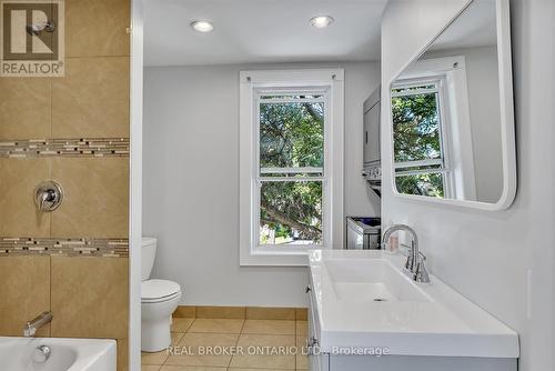 Upper - 24 Stewart Place, Peterborough, ON - Indoor Photo Showing Bathroom