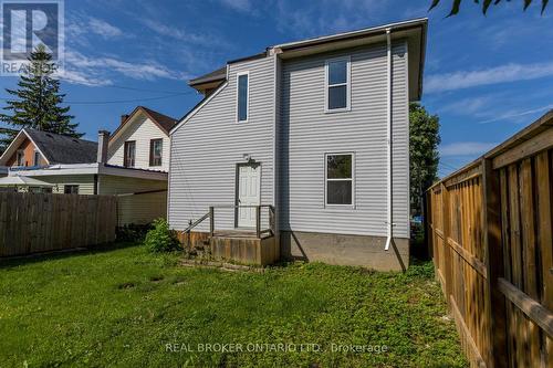 Upper - 24 Stewart Place, Peterborough, ON - Outdoor With Exterior