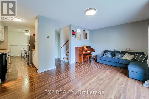 2 - 1300 Upper Ottawa Street, Hamilton, ON - Indoor Photo Showing Living Room