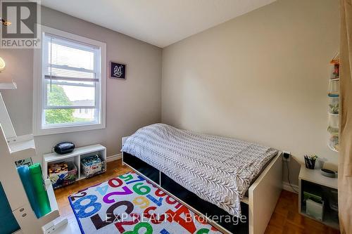 2 - 1300 Upper Ottawa Street, Hamilton, ON - Indoor Photo Showing Bedroom