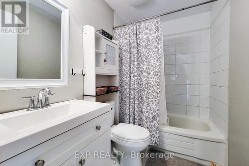 2 - 1300 Upper Ottawa Street, Hamilton, ON - Indoor Photo Showing Bathroom