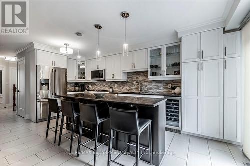 2 Aquasanta Crescent W, Hamilton, ON - Indoor Photo Showing Kitchen With Upgraded Kitchen