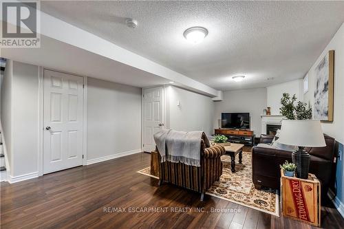 2 Aquasanta Crescent W, Hamilton, ON - Indoor