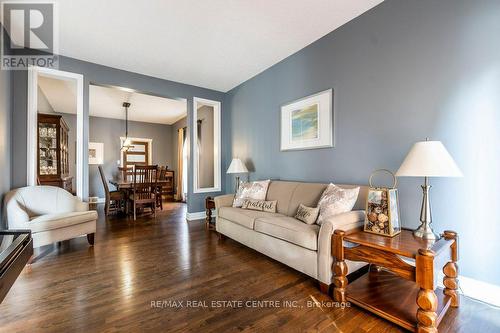 60 Brewster Place, Cambridge, ON - Indoor Photo Showing Living Room