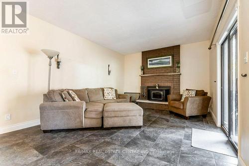 60 Brewster Place, Cambridge, ON - Indoor Photo Showing Living Room With Fireplace