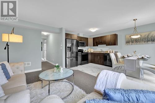 75 Heron Street, Welland, ON - Indoor Photo Showing Living Room