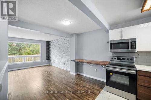 22 - 120 Quigley Road, Hamilton, ON - Indoor Photo Showing Kitchen