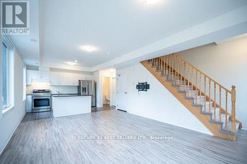 45 - 383 Dundas Street E, Hamilton, ON - Indoor Photo Showing Kitchen