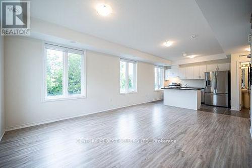 45 - 383 Dundas Street E, Hamilton, ON - Indoor Photo Showing Kitchen